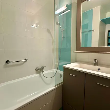 Modern With Swimming Pool In Lejlighed