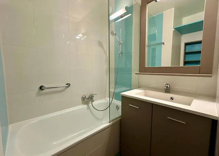 Modern With Swimming Pool In Апартаменты